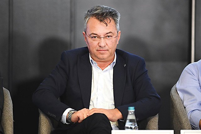 Petrolul se scumpește, dar prețurile la alimente cresc mai mult decât ar justifica explozia de prețuri la combustibil Criza din Orientul Mijlociu a generat o creștere de 44% a prețului barilului de petrol de la debutul conflictului