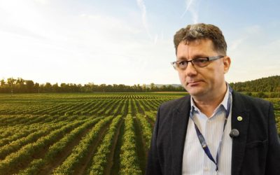 Fermierul Nicolaie Apopi: Integrarea producției și vânzarea directă, soluții pentru zootehnie Nicolaie Apopi, un fermier din județul Timiș care cultivă aproximativ 2.700 de hectare cu cereale și deține o fermă de vaci de carne din rasa Aberdeen Angus, subliniază importanța integrării producției și a vânzării directe către consumatori pentru dezvoltarea sectorului zootehnic