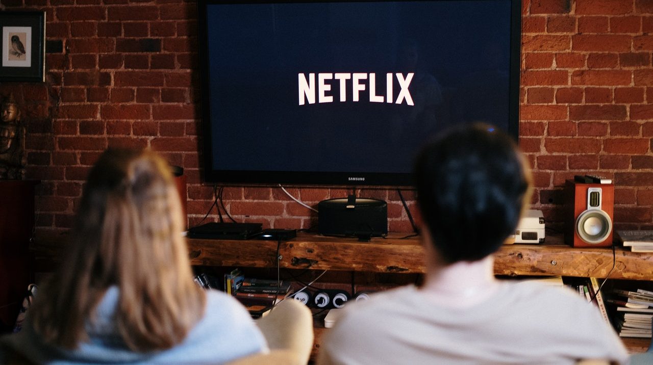Netflix pregătește un serial despre Alexandru cel Mare, sub bagheta creatorului „Heated Rivalry” Netflix va produce un nou serial istoric, intitulat „Alexander”, care va explora viața lui Alexandru cel Mare și relația acestuia cu filozoful Aristotel