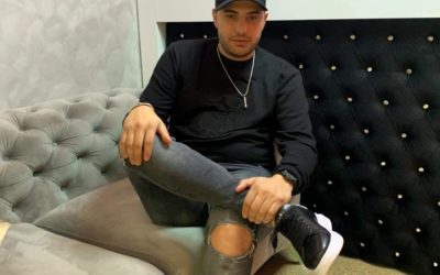 Fiul lui Nicolae Guță, prins drogat și cu permisul suspendat, va fi prezentat în fața magistraților Un bărbat de 34 de ani din Petroșani, identificat ca fiind fiul cunoscutului interpret Nicolae Guță, se confruntă cu probleme serioase cu legea, după ce a fost oprit de polițiști în trafic