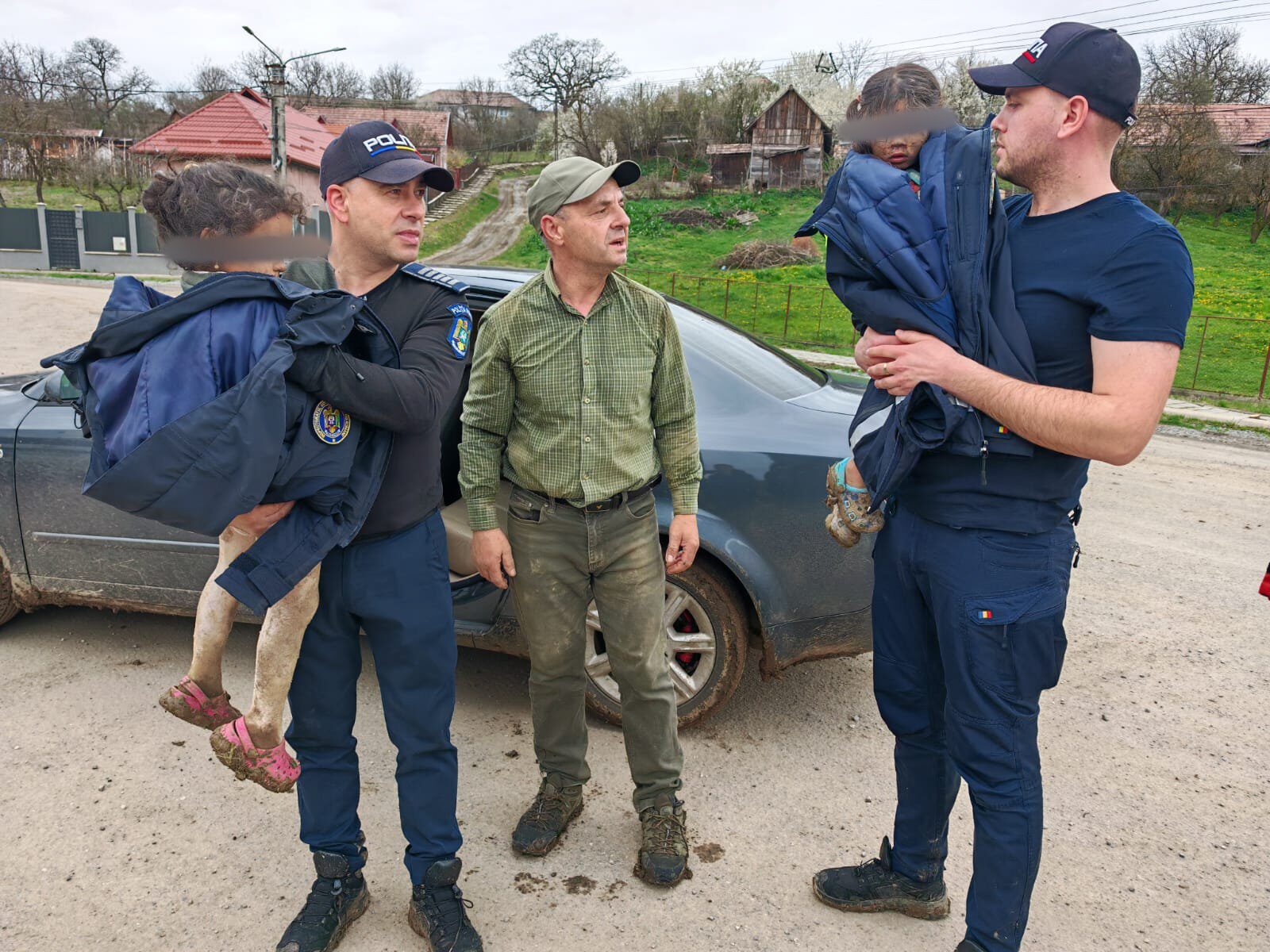 FOTO. Cele două fetițe date dispărute au fost găsite, anunță Poliția Română
