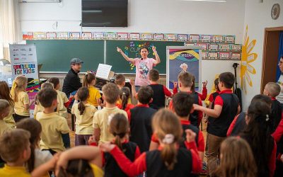 „Classic for Kids” revine cu concerte și ateliere dedicate muzicii clasice în șapte județe Proiectul educațional „Classic for Kids”, menit să apropie copiii de muzica clasică, revine în acest an cu o serie de 22 de concerte și ateliere interactive
