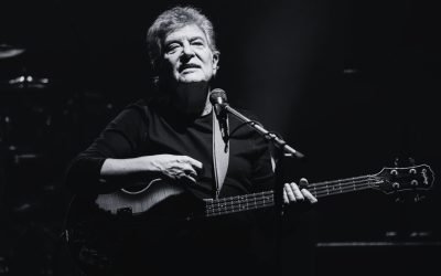 Mugurel Vrabete, basistul trupei Holograf, a încetat din viață Iulian „Mugurel” Vrabete, basistul legendar al trupei Holograf, a murit