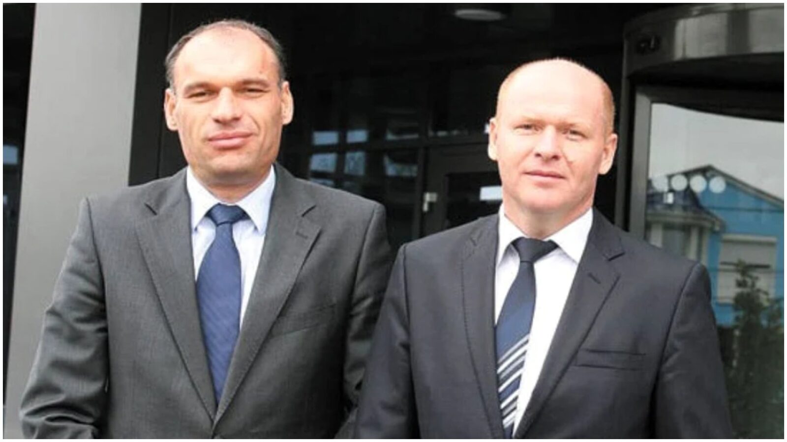 Frații Pavăl, patronii Dedeman, nu doar că au reușit să-și impună prezența pe scena economică din România, dar continuă să își întărească statutul de oameni de afaceri influenți, investind în inițiative ambițioase și în luxul exclusivist