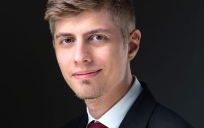 Analistul financiar Theodor Alexandru Genoiu, despre moștenirea culturală și provocările din domeniul energiei Theodor Alexandru Genoiu, un tânăr analist financiar cu o ascensiune remarcabilă în domeniul investițiilor și finanțelor, a acordat recent un interviu în care a vorbit despre parcursul său profesional, influența familiei sale și perspectivele în sectorul energetic