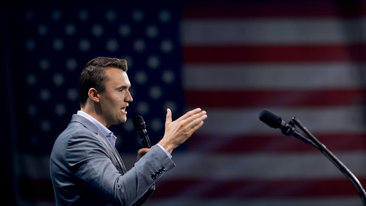 O analiză balistică neconcludentă complică ancheta privind moartea lui Charlie Kirk O analiză a Biroului Federal pentru Alcool, Tutun, Arme de Foc și Explozibili (ATF) nu a reușit să stabilească o legătură clară între un fragment de glonț recuperat în timpul autopsiei lui Charlie Kirk și arma de foc găsită lângă locul crimei