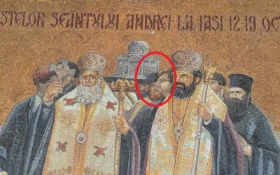 Un cetățean de onoare al Iașiului, condamnat pentru fraudă, apare pe un mozaic din curtea Mitropoliei Dimitrios Fourlemadis, un cetățean grec condamnat pentru furtul a milioane de euro de la persoane nevoiașe, este înfățișat pe un mozaic din curtea Ansamblului Mitropolitan din Iași, alături de patriarhul Daniel, la vremea respectivă mitropolit al Moldovei