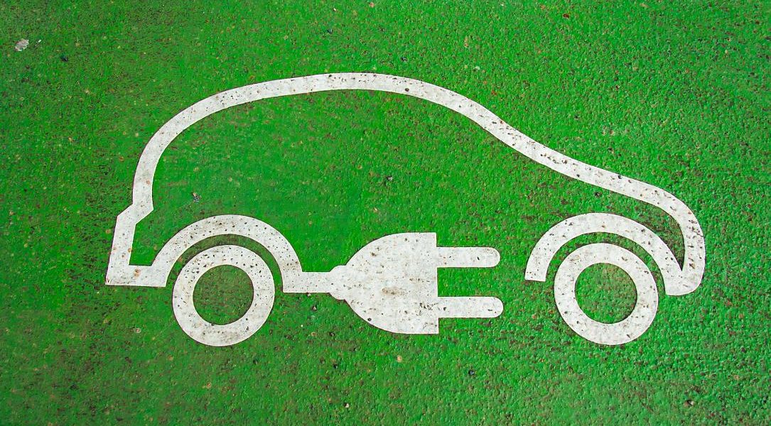 Cererea pentru mașini electrice crește accelerat în România, pe fondul scumpirii carburanților Piața autohtonă înregistrează o schimbare semnificativă în preferințele consumatorilor, cu un interes crescut pentru autovehiculele electrice