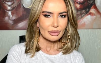 Daniela Gyorfi, despre intervențiile estetice și respectul de sine Artista Daniela Gyorfi a abordat public discuția despre intervențiile estetice, subliniind că a apelat la acestea pentru a-și spori încrederea în sine, nu pentru a satisface așteptările altora