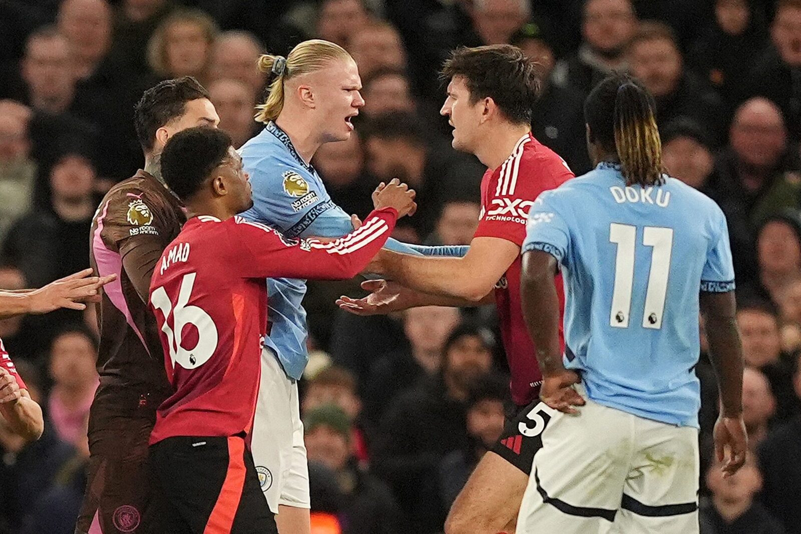 Harry Maguire, condamnat la închisoare cu suspendare în Grecia Fundașul lui Manchester United, Harry Maguire, a fost condamnat la 15 luni de închisoare cu suspendare de un tribunal din Grecia