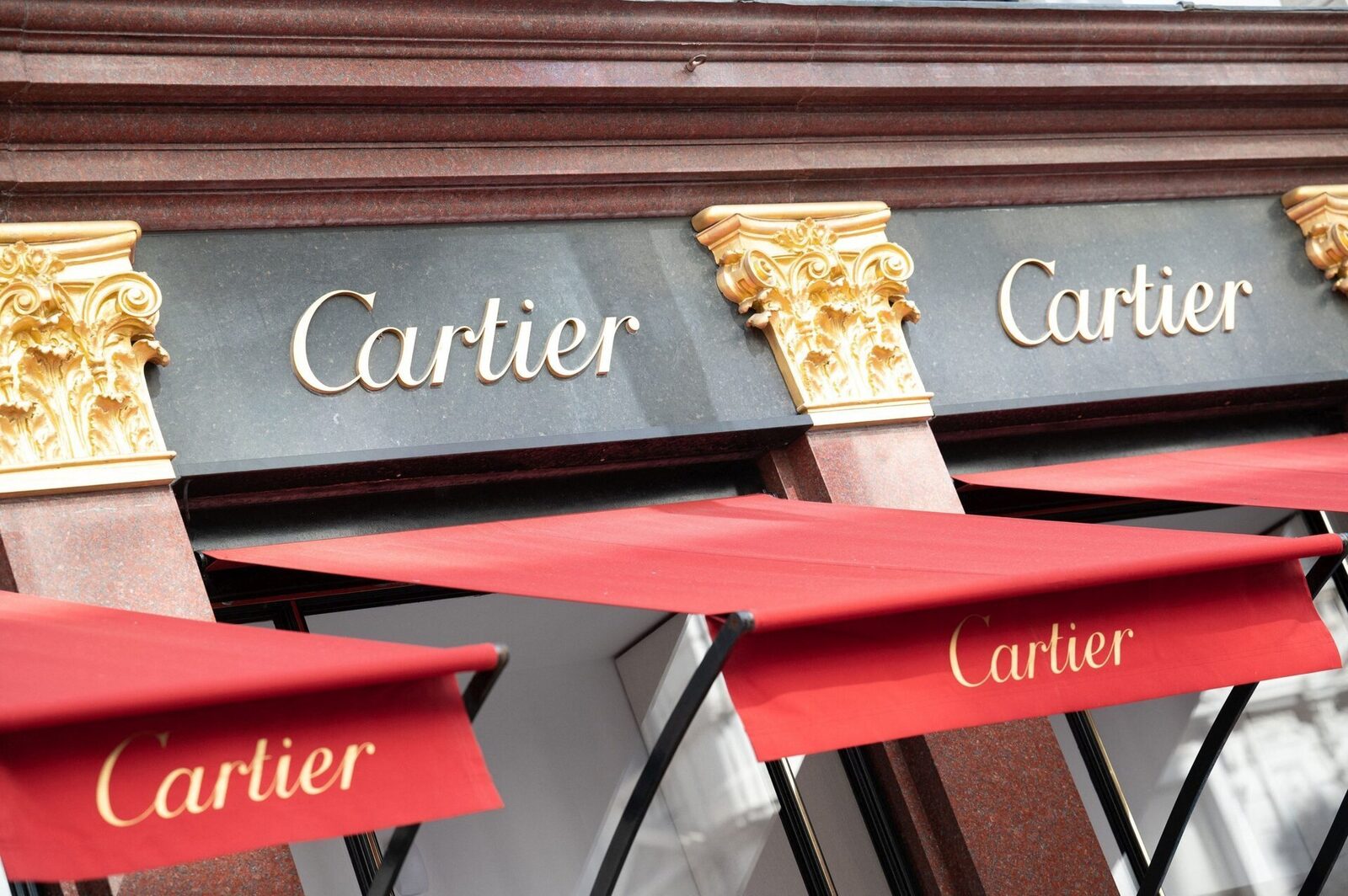 Cartier vine în România: Bucureștiul devine mai luxos Piața de lux din România va primi în curând un nou nume de prestigiu