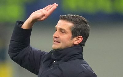 Cristi Chivu, pasionat de fotbalul american: Antrenorul lui Inter dezvăluie echipa favorită din NFL Înaintea derby-ului cu AC Milan, care va avea loc în acest weekend, antrenorul lui Inter, Cristi Chivu, a acordat un scurt interviu în care a vorbit despre pasiunea sa pentru fotbalul american