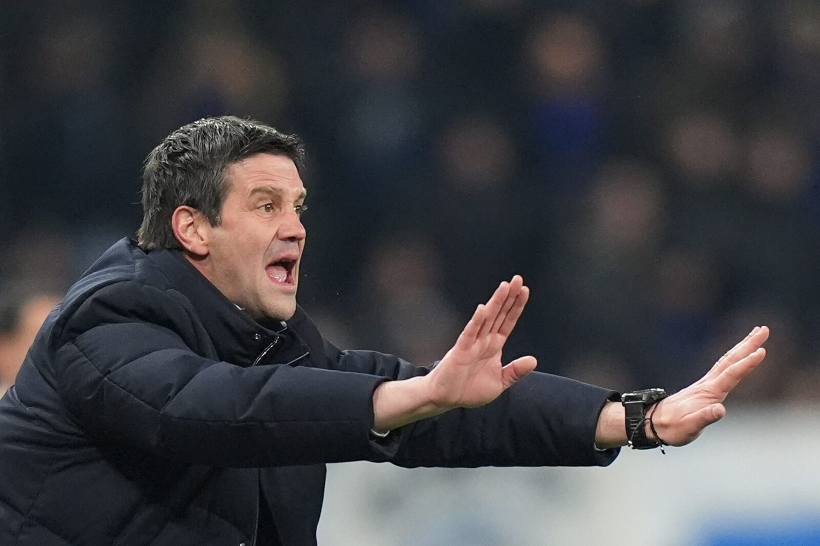 Chivu pregătește un „șoc” pentru derby-ul Milanului Înainte de meciul crucial cu AC Milan, care ar putea consfinți titlul pentru Inter Milano, antrenorul Cristi Chivu apelează la o tactică surprinzătoare