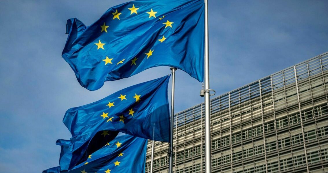 Comisia Europeană ia măsuri pentru asigurarea respectării legislației UE Comisia Europeană a anunțat recent o serie de acțiuni menite să asigure respectarea legislației Uniunii Europene de către statele membre