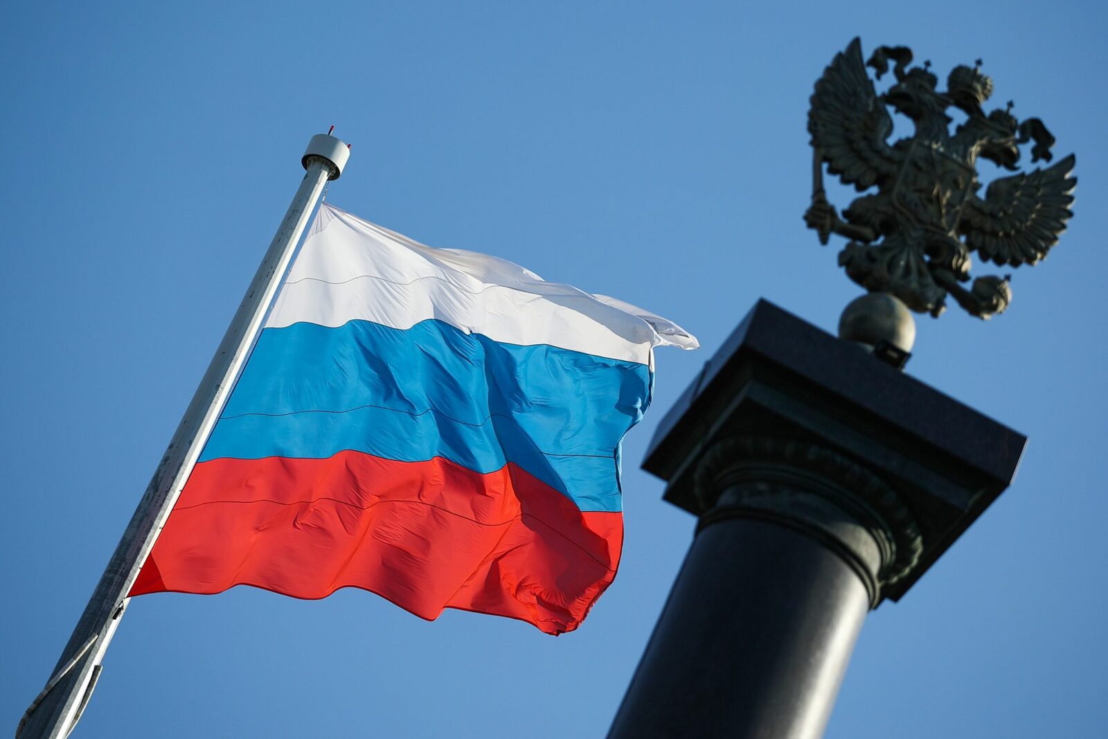 Român arestat în Rusia pentru spionaj în favoarea Ucrainei Un cetățean român, identificat ca Adrian David Chercio, a fost condamnat la 15 ani de închisoare de către o instanță din Rusia