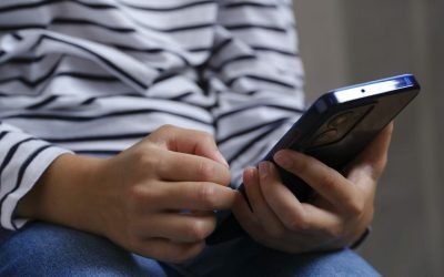 Furturile de telefoane mobile, un fenomen transnațional cu ramificații europene Un simplu furt de telefon mobil, aparent banal, ascunde adesea o rețea infracțională complexă, cu ramificații transnaționale și un profit estimat la sute de milioane de euro