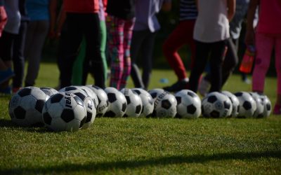 Un elev de 14 ani din Botoșani a murit marți în timpul orei de sport, declanșând o anchetă pentru ucidere din culpă, conform informațiilor obținute de la surse locale