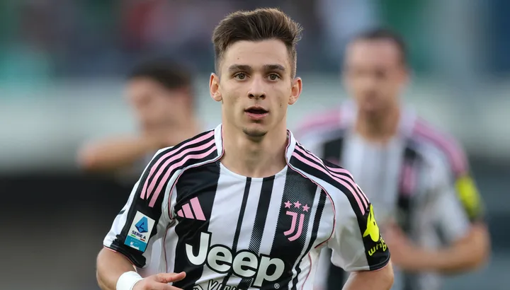 Juventus, cu spatele la zid în Serie A, primește vizita lui Pisa Torino, Italia – Juventus, una dintre echipele-fanion ale fotbalului italian, se află într-un moment crucial al sezonului, fiind obligată să obțină victoria în meciul de sâmbătă împotriva lui Pisa