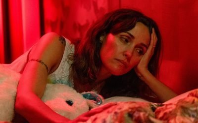 „If I Had Legs I’d Kick You”: O Privire Necruțătoare Asupra Suferinței Umane, Acum în Cinematografele Italiene Filmul „If I Had Legs I’d Kick You”, regizat de Mary Bronstein, va ajunge în cinematografele italiene pe 5 martie