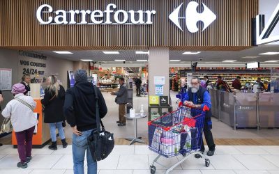 Consiliul Concurenței a anunțat luni că va analiza tranzacția prin care Pavăl Holding, controlat de frații Pavăl, intenționează să preia magazinele Carrefour din România