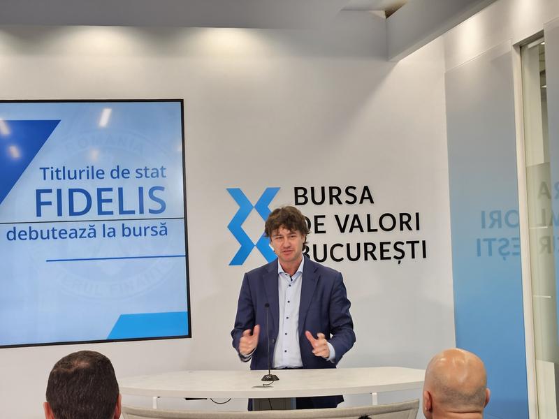 România atrage aproape 5 miliarde de euro de pe piețele internaționale prin emisiune de euroobligațiuni Ministerul Finanțelor a reușit să obțină aproximativ 4,7 miliarde de euro de pe piețele financiare internaționale