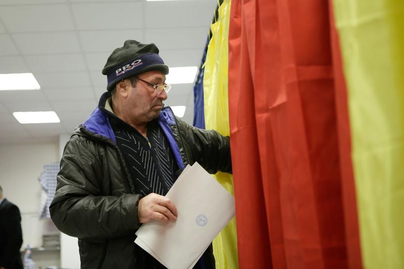 Fostul primar din Ciorani, definitiv condamnat pentru distrugerea de probe într-un dosar de fraudă electorală Marin Voicu, fost primar al comunei prahovene Ciorani, a pierdut definitiv apelul în cazul condamnării pentru distrugerea de probe și înscrisuri într-un dosar legat de furtul buletinelor de vot