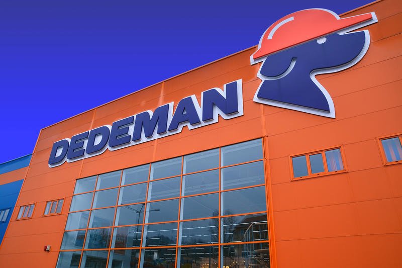 Frații Pavăl, proprietarii Dedeman, extind afacerile în retail Frații Pavăl, cunoscuți pentru lanțul de magazine Dedeman, fac mișcări importante în sectorul de retail din România, pe mai multe fronturi