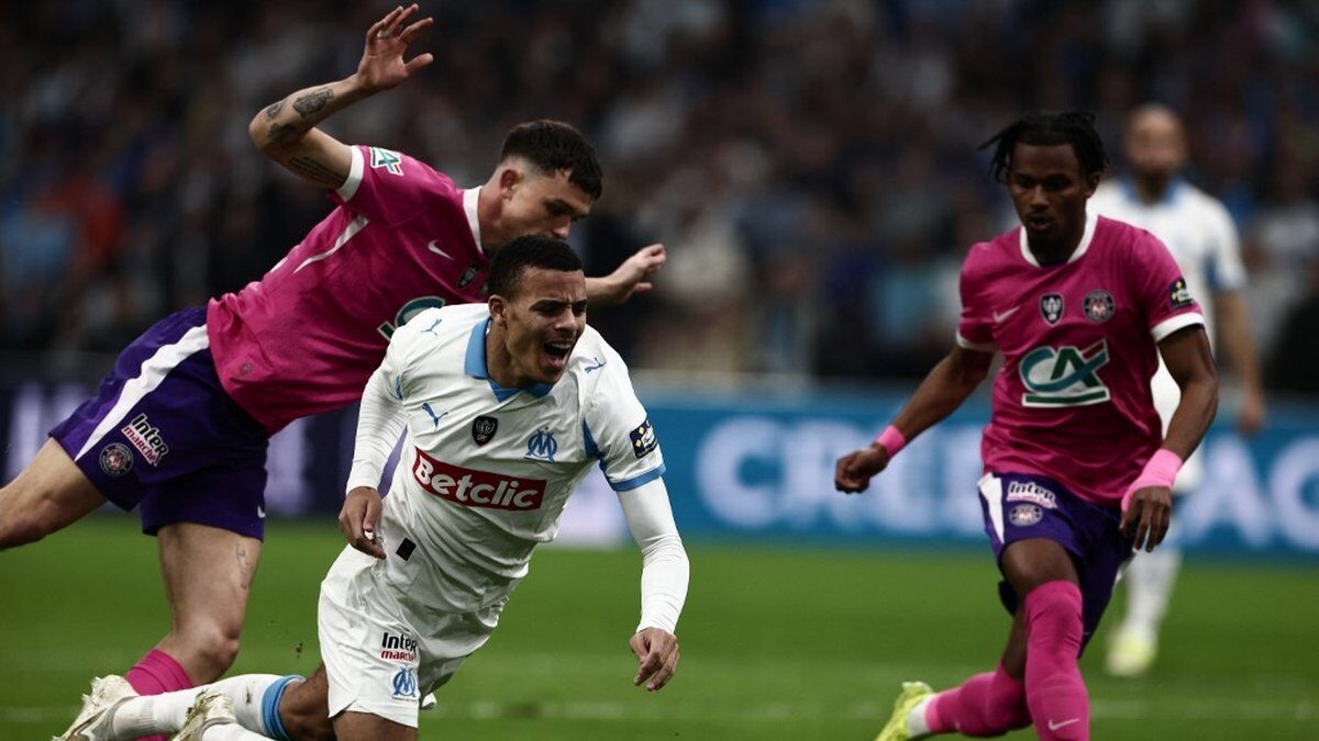 Toulouse avansează în semifinalele Cupei Franței după o victorie dramatică la penalty-uri Marseille a fost învinsă miercuri de Toulouse în sferturile de finală ale Cupei Franței, scorul final fiind decis la loviturile de departajare