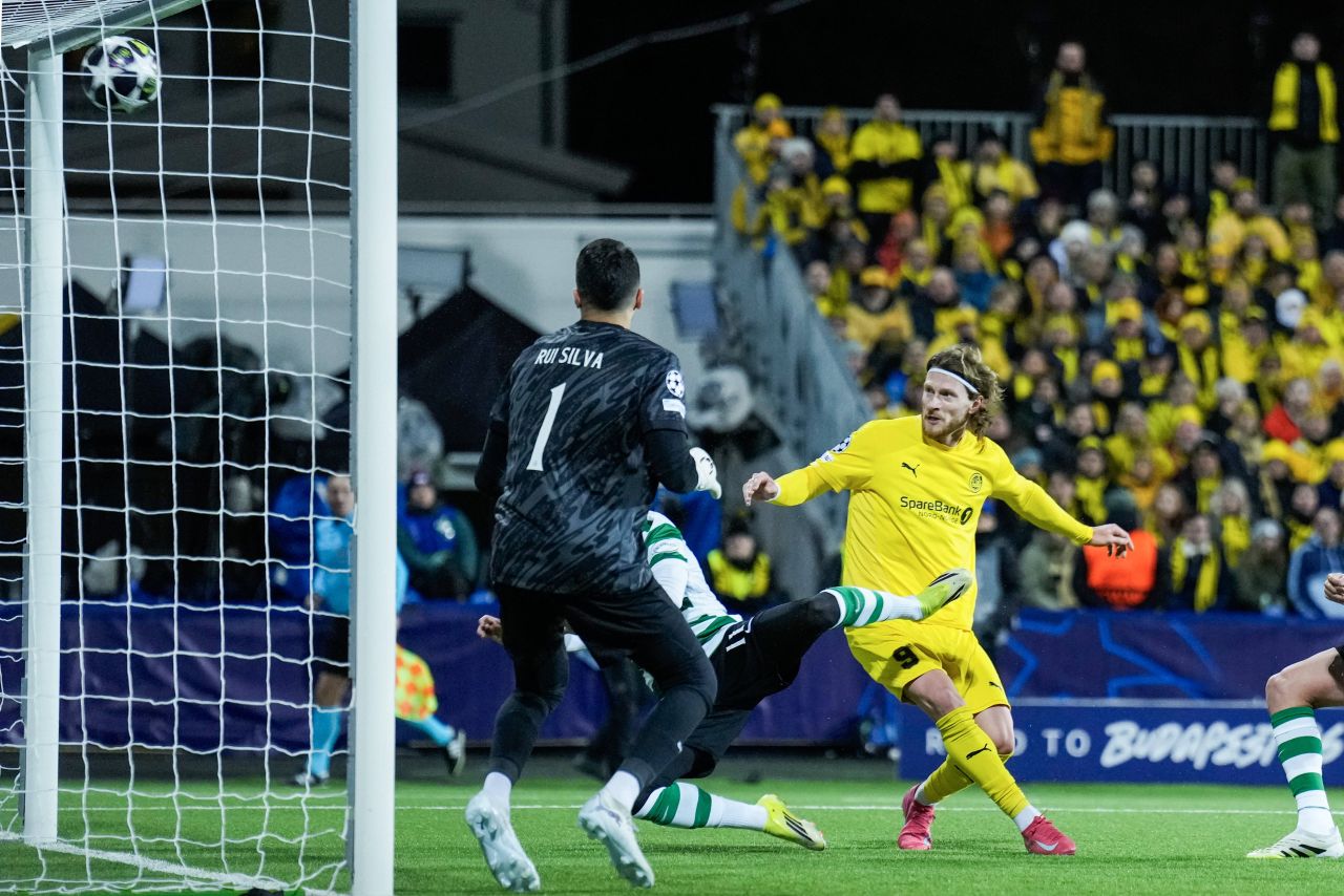 Sporting Lisabona reduce din handicap, Guardiola surprinde cu o decizie neașteptată Primele meciuri din optimile de finală ale Ligii Campionilor s-au reluat, cu primele confruntări retur programate pentru marți seară