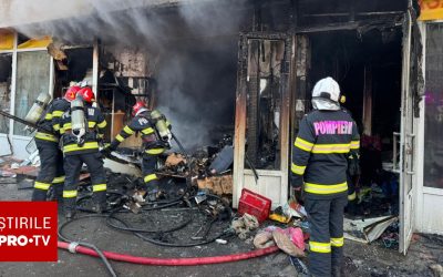 Un incendiu puternic a izbucnit într-un magazin mixt din București, forțele de intervenție reușind să localizeze flăcările Un incendiu a izbucnit într-un magazin mixt situat la parterul unui bloc din București, mobilizând rapid un număr considerabil de echipaje de intervenție