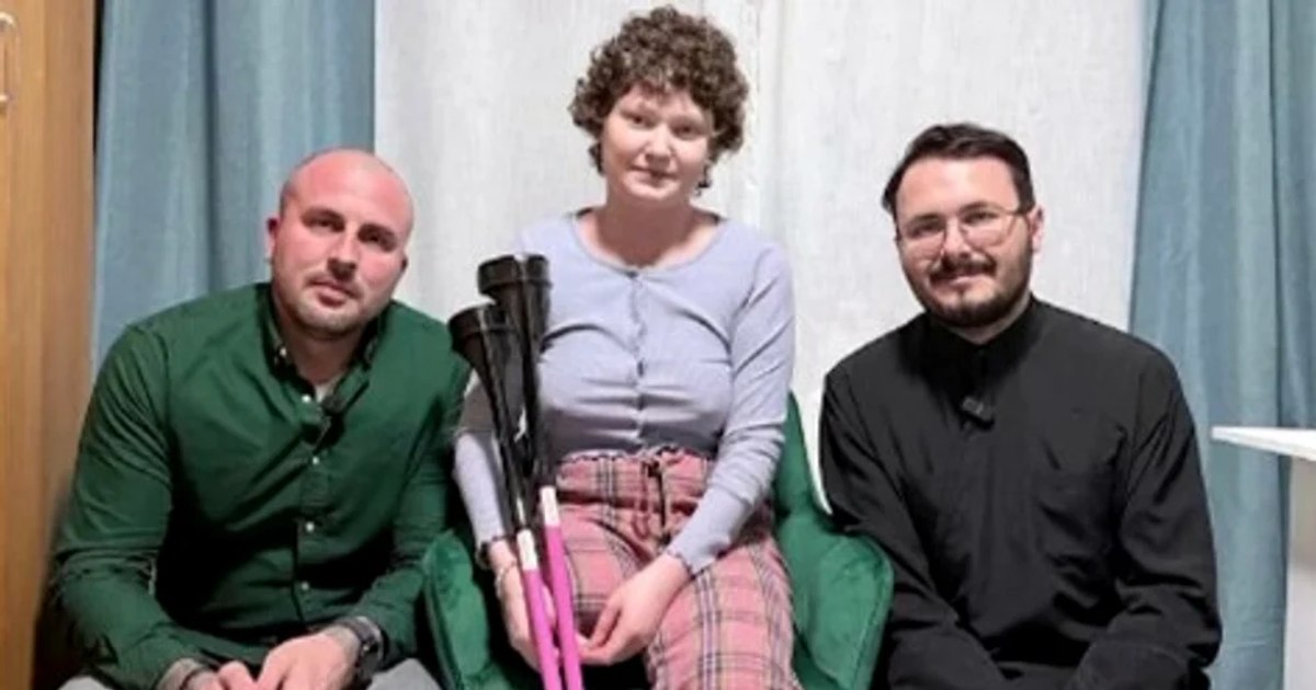 Luptă pierdută pentru Andreea Anița: Tânăra din Fălticeni a murit după o luptă de 11 ani cu cancerul Andreea Anița, tânăra din Fălticeni pentru care s-au mobilizat mii de oameni pentru a strânge fonduri pentru tratament în Statele Unite, a pierdut lupta cu cancerul