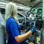 Industria românească, în contracție: PMI la minim istoric în februarie Activitatea industrială din România continuă să înregistreze semnale negative, cu indicele Purchasing Managers’ Index (PMI) ajungând la cel mai scăzut nivel istoric înregistrat, conform datelor colectate de BCR