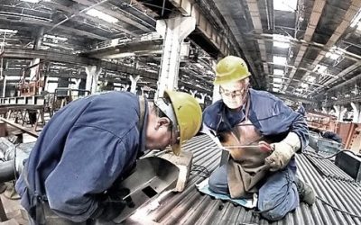 Piața muncii din România rămâne relaxată, dar industria prelucrătoare dă semne de slăbire România se confruntă cu o piață a muncii detensionată, unde angajatorii au posibilitatea de a recruta personal nu doar din statele vestice, ci și din țări precum Polonia sau Bulgaria