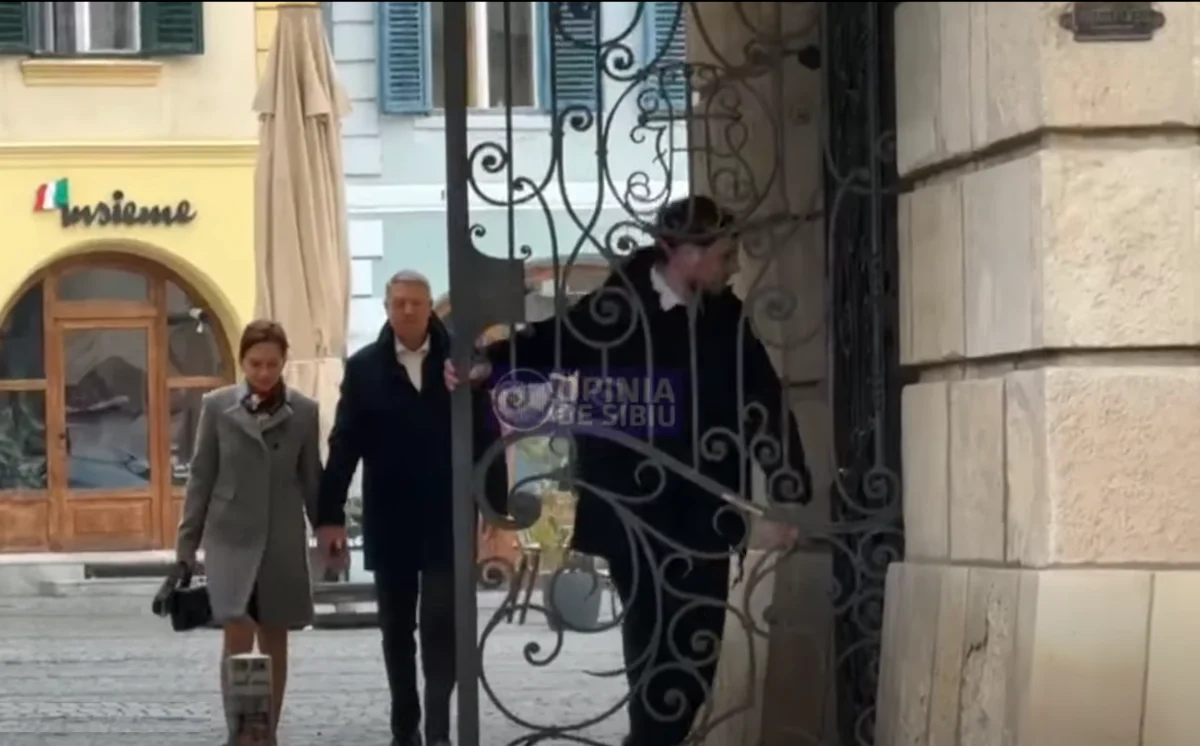 Klaus Iohannis, prezent la slujba de Florii în Sibiu Klaus Iohannis, fostul președinte al României, a participat la slujba de Florii la Sibiu, duminică