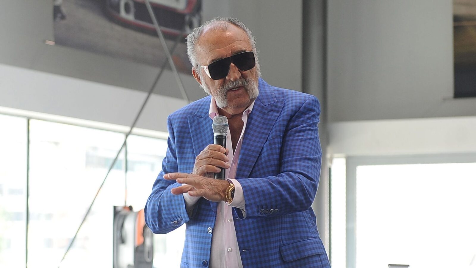 Ion Țiriac investește 100 de milioane de euro într-un patinoar de lux la Brașov, proiectul fiind aprobat de primarul Allen Coliban