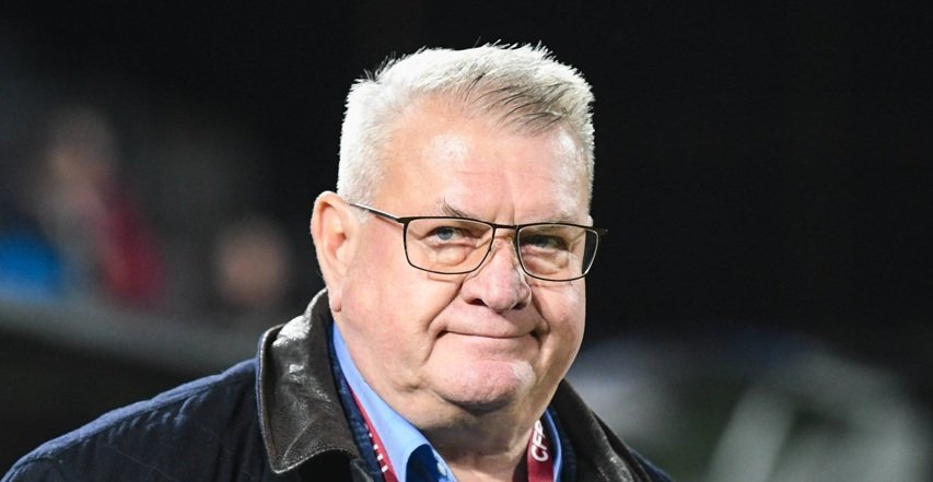 Declarații după meciul cu U Cluj: Mureșan analizează jocul și viitorul lui Daniel Pancu Iuliu Mureșan, oficial al clubului, a oferit o analiză detaliată a partidei disputate de echipă, accentuând pe evoluția și aspectele cheie ale jocului