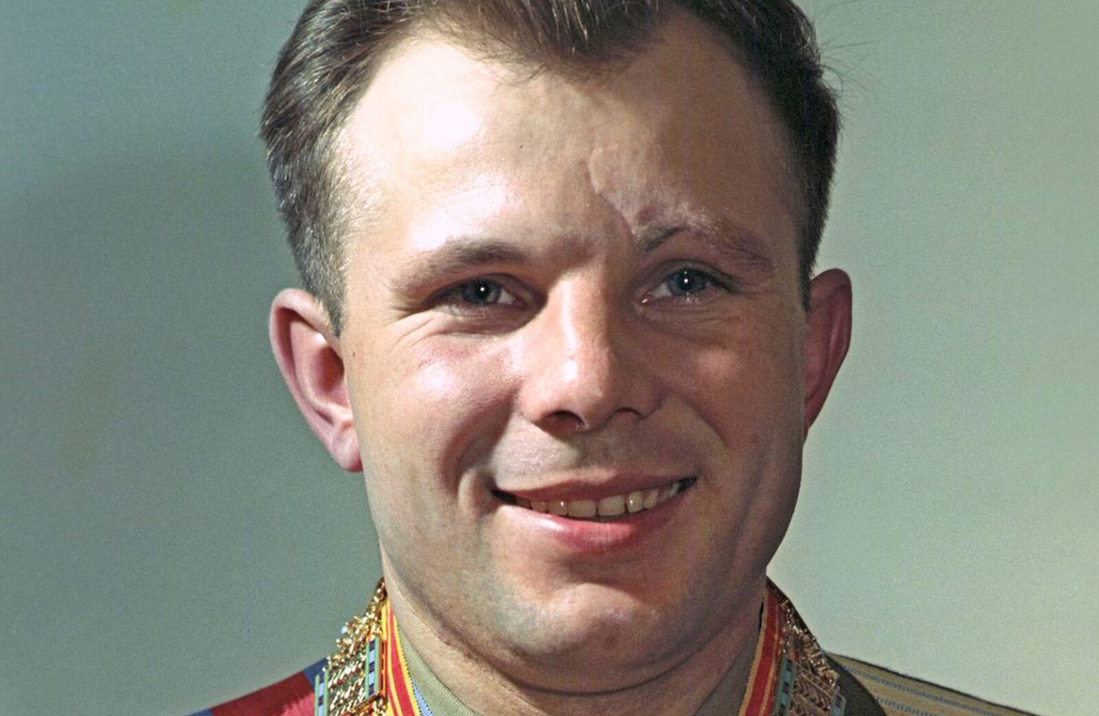 Iuri Gagarin: Viața și Moartea Primului Om în Spațiu La 27 martie 1968, lumea a fost șocată de vestea tragică a morții lui Iuri Gagarin, primul om care a călătorit în spațiu