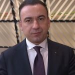 Măsuri de urgență pentru piața petrolieră: Ministrul Energiei propune plafonarea prețurilor și subvenții Ministrul Energiei, Bogdan Ivan, a înaintat premierului Ilie Bolojan și liderilor coaliției de guvernare un set de propuneri menite să atenueze efectele negative ale conflictului din Orientul Mijlociu asupra pieței petroliere din România
