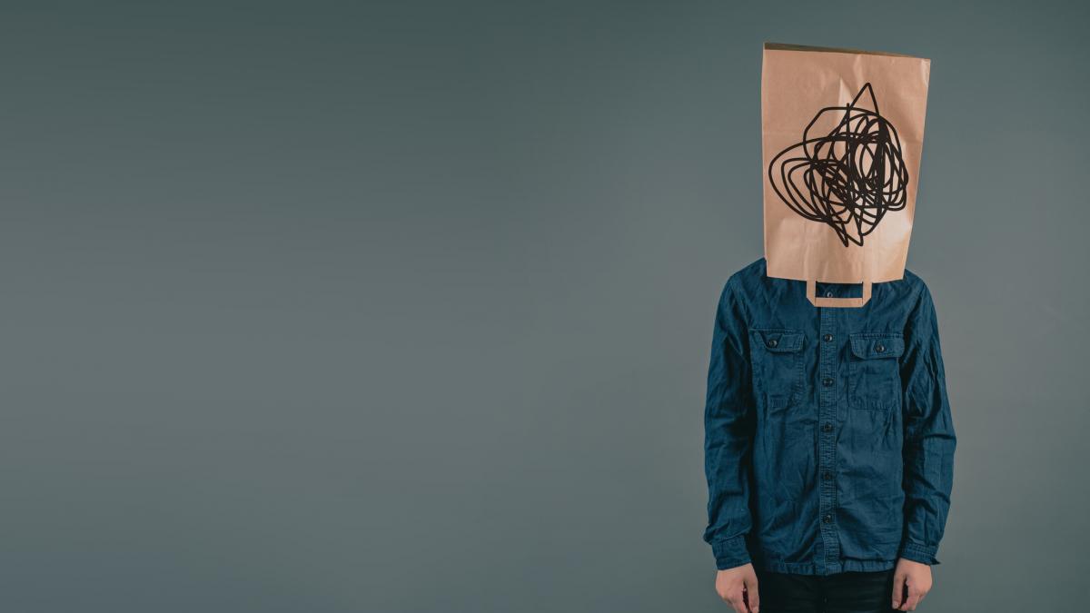 „Js sybau lowk” – decriptarea limbajului secret al generației Alpha Internetul și rețelele sociale au creat o prăpastie între generații, cu tinerii născuți după anul 2000, parte din generațiile Z și Alpha, dezvoltând un argou greu de înțeles pentru generațiile mai în vârstă