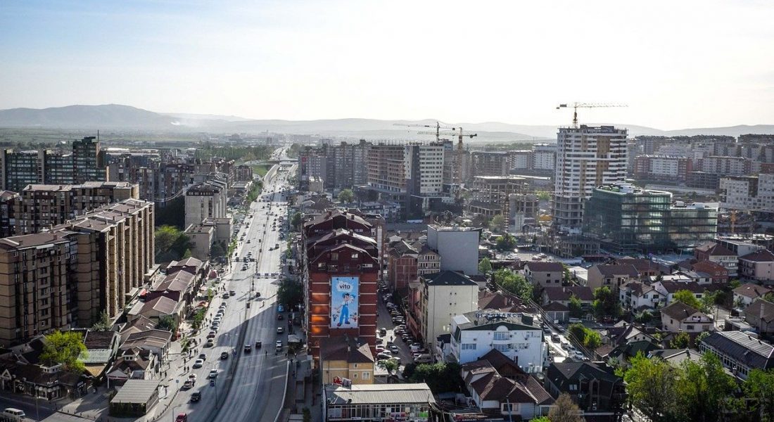 Curtea Constituțională din Kosovo, decizie cu ecou politic Curtea Constituțională din Kosovo a invalidat decizia președintei Vjosa Osmani de a dizolva parlamentul și de a convoca alegeri anticipate