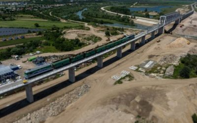 Trenurile București-Giurgiu, înlocuite de autobuze cu întârzieri și bilete mai scumpe Începând de luni, 16 martie, călătorii care doreau să ajungă cu trenul de la București la Giurgiu nu mai pot face acest lucru direct