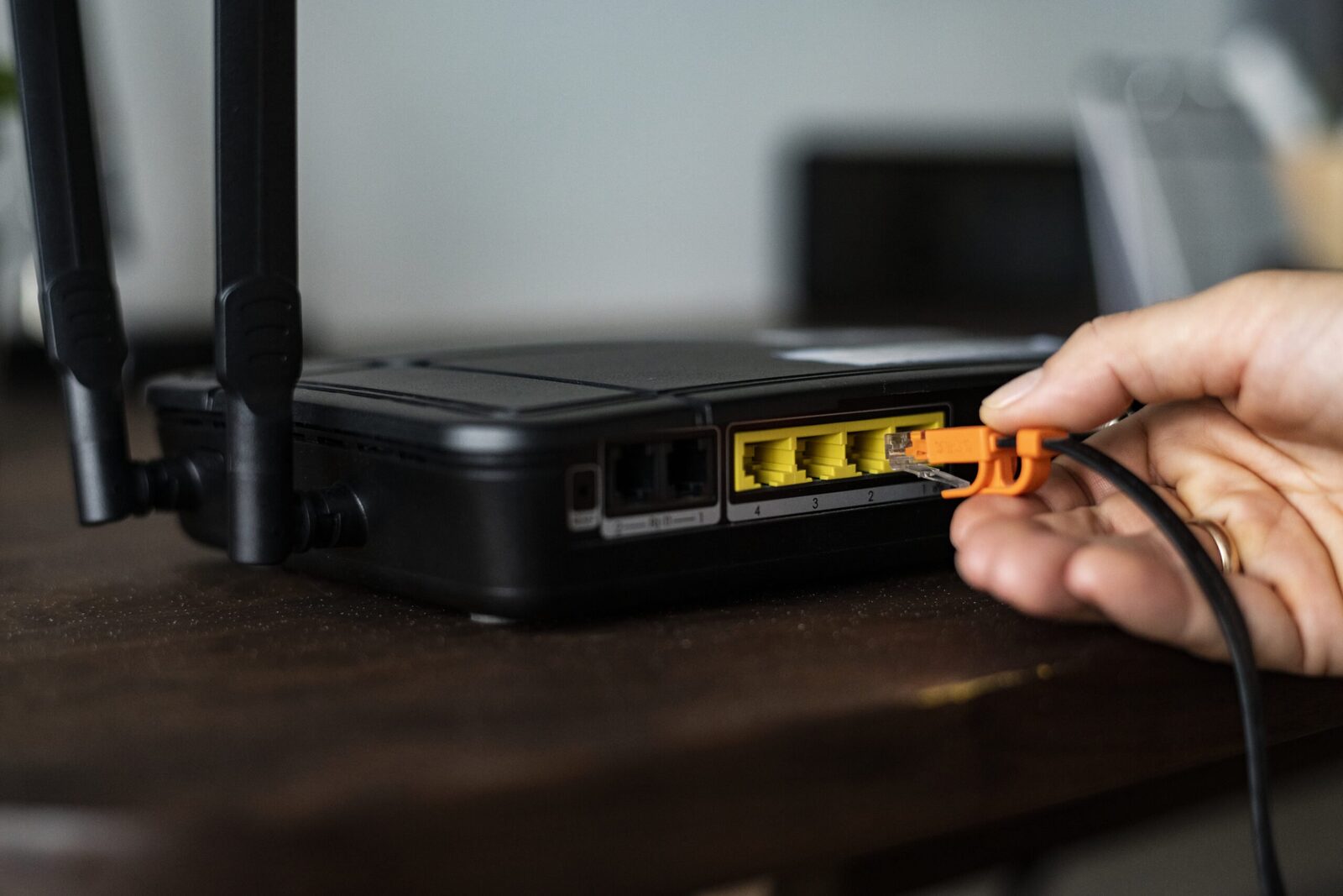 Internetul cuantic, o posibilă înlocuire a Wi-Fi-ului, promite viteze superioare și securitate sporită Viitorul conectivității ar putea fi cuantic