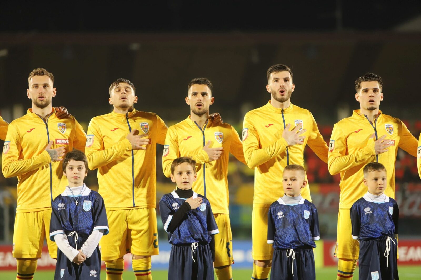Accidentarea lui Marius Marin: Transferul la Sevilla, în așteptare, și incertitudinea pentru meciul cu Turcia Mijlocașul român Marius Marin se confruntă cu o accidentare la genunchi suferită în timpul meciului Pisa – Cagliari, partidă pierdută de Pisa cu 3-1