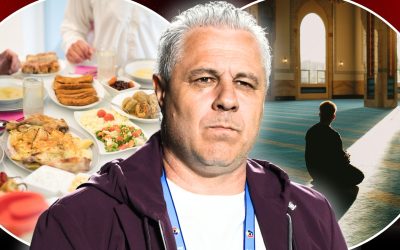 Șumudică despre provocările din perioada Ramadanului pentru jucătorii săi din Arabia Saudită Marius Șumudică, antrenorul echipei saudite Al-Okhdood, a explicat dificultățile cu care se confruntă jucătorii săi în timpul Ramadanului, perioadă în care musulmanii se abțin de la mâncare și băutură în timpul zilei