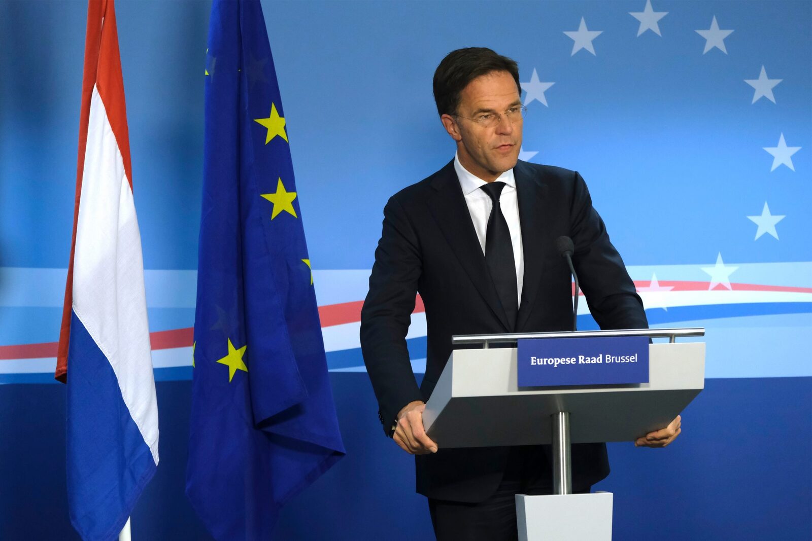 NATO: Extinderea umbrelei nucleare franceze, fără impact asupra angajamentului SUA Secretarul general al NATO, Mark Rutte, a declarat că extinderea capacităților nucleare ale Franței nu reprezintă un motiv de îngrijorare cu privire la angajamentul Statelor Unite față de Alianța Nord-Atlantică