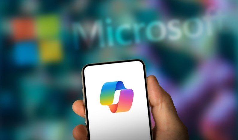 Microsoft intră pe piața asistenței medicale bazate pe inteligență artificială, lansând Copilot Health, un chatbot dedicat utilizatorilor care doresc să gestioneze informațiile personale de sănătate