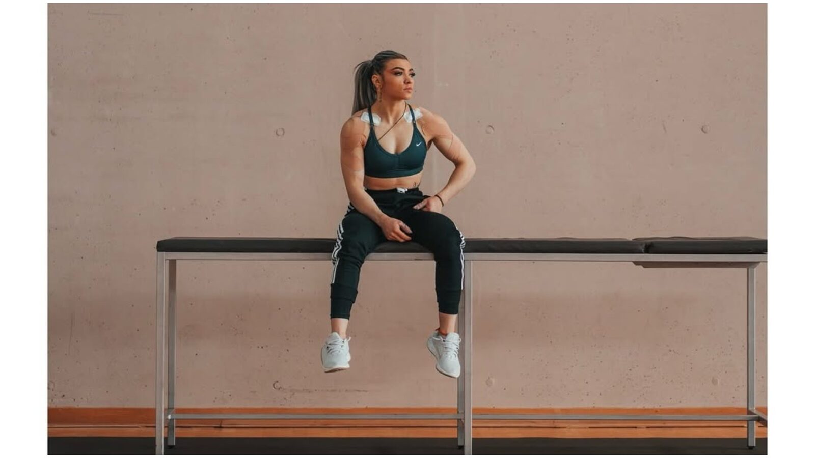 Mihaela Cambei, apariție spectaculoasă după Jocurile Olimpice Vicecampioana olimpică la haltere, Mihaela Valentina Cambei, a surprins recent cu o apariție neașteptată, îndepărtându-se de imaginea sa obișnuită din sala de antrenament și etalând o latură feminină