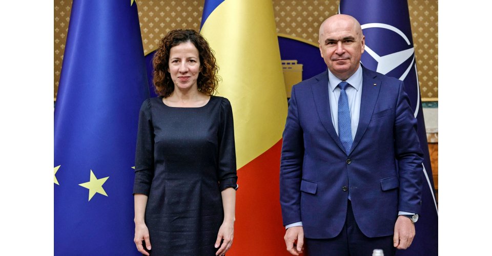 Guvernul accelerează implementarea PNRR în urma discuțiilor cu Comisia Europeană Premierul Ilie Bolojan a discutat cu Roxana Mînzatu, vicepreședinte executiv al Comisiei Europene, despre stadiul implementării Planului Național de Redresare și Reziliență (PNRR)