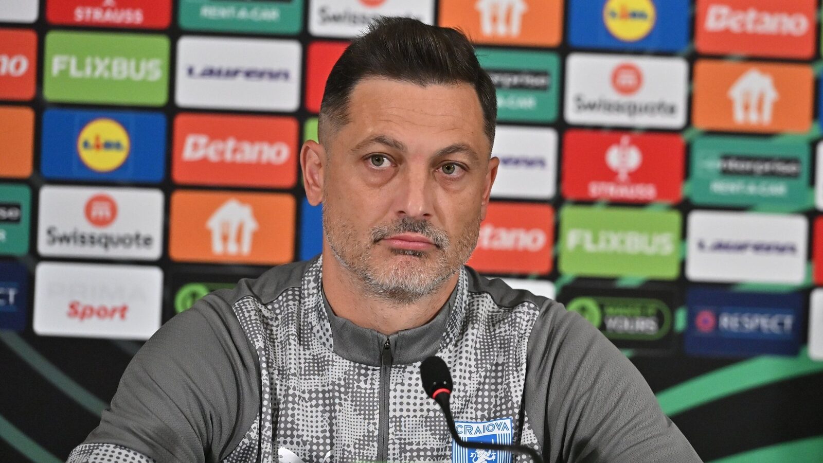 Rădoi detaliază plecarea de la Craiova și vorbește despre șansele oltenilor la titlu Mirel Rădoi, recent numit antrenor principal la FCSB, a dezvăluit motivul pentru care a părăsit banca tehnică a Universității Craiova