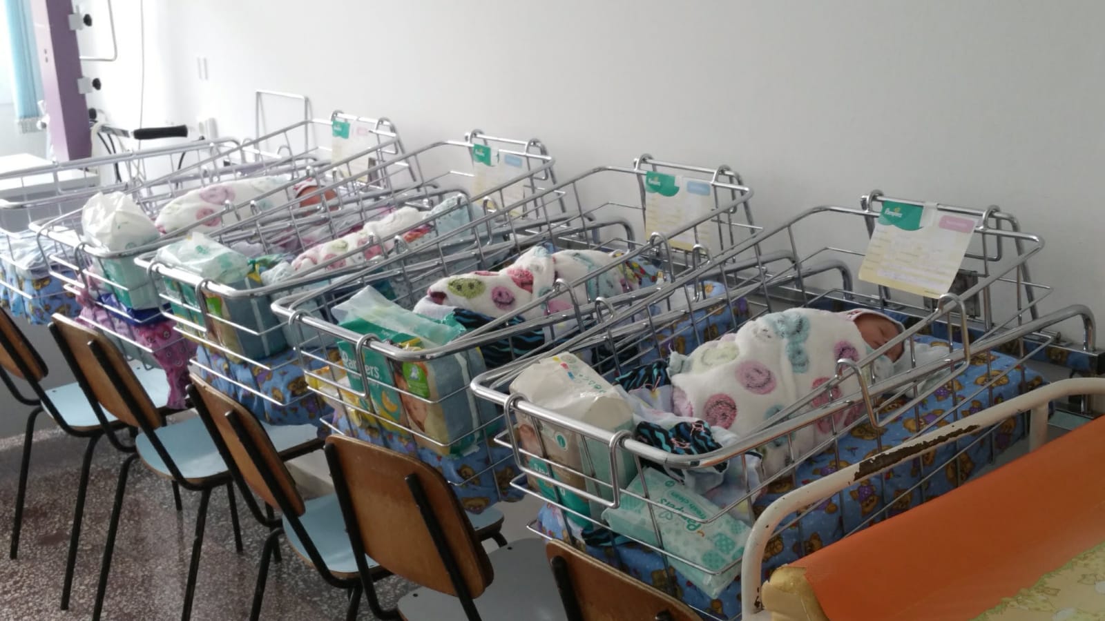 Substanțe chimice din plastic, legate de milioane de nașteri premature la nivel global Un studiu recent, publicat în revista eClinicalMedicine, sugerează o legătură între expunerea la două substanțe chimice utilizate în producția de plastic și un număr semnificativ de nașteri premature și decese neonatale la nivel mondial